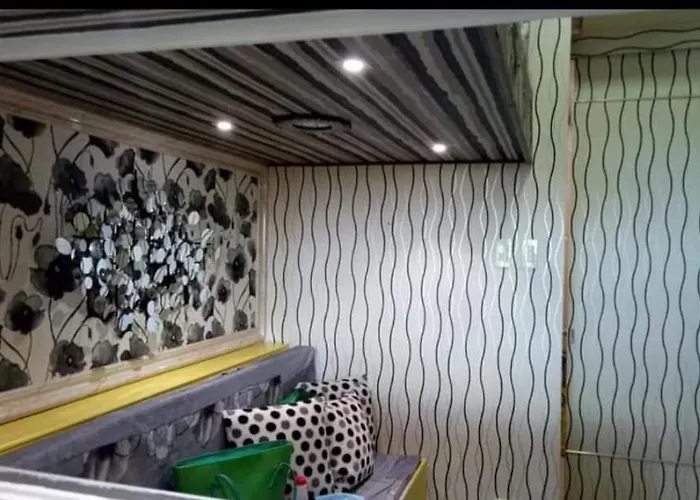 Reinastar Staycation @ Mplace Residences Hotel 4*
